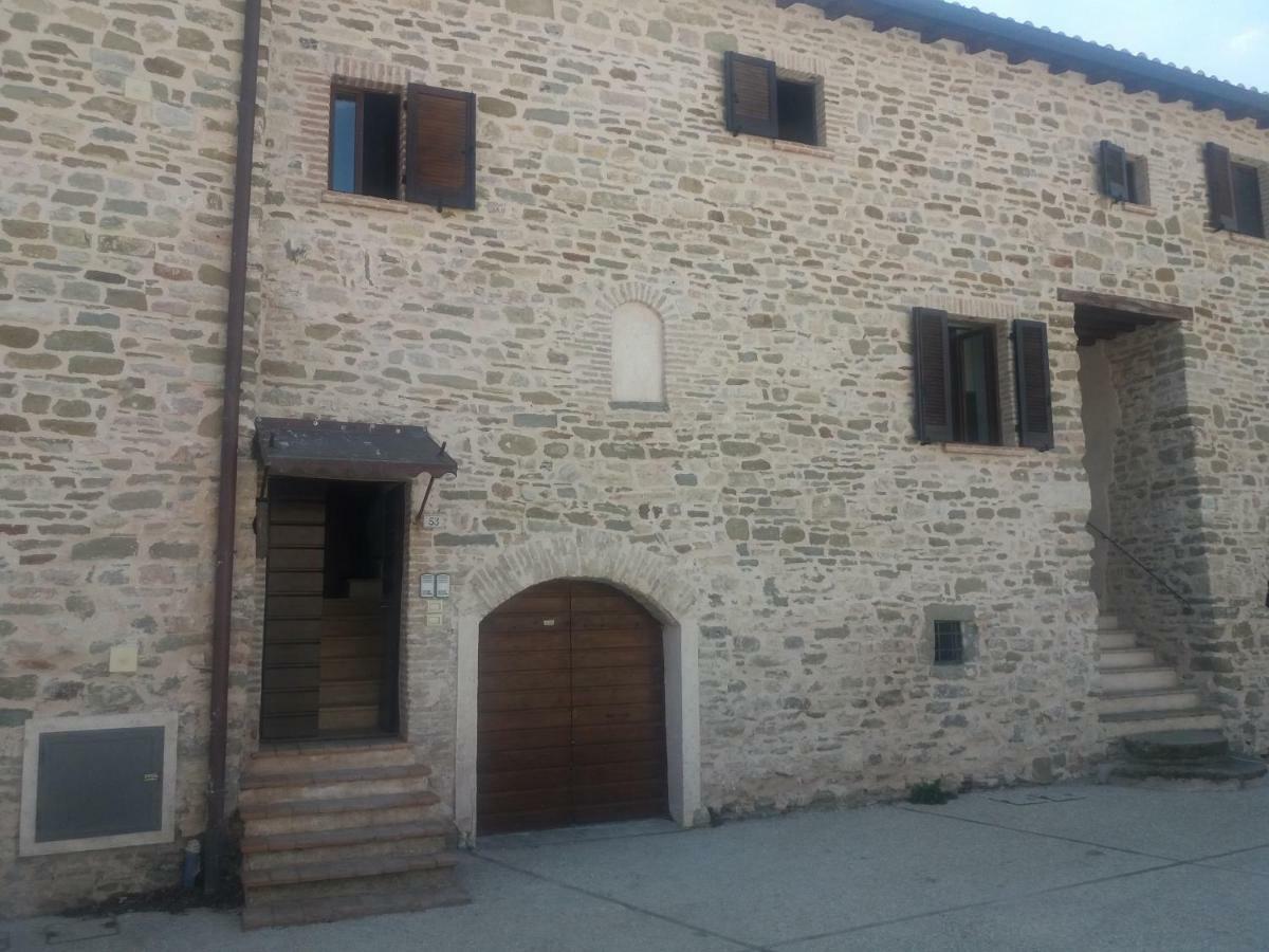 Ospitaci Appartamenti Giove Valtopina Экстерьер фото